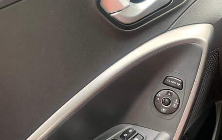 Hyundai Santa Fe III рестайлинг, 2013 год, 2 040 000 рублей, 11 фотография