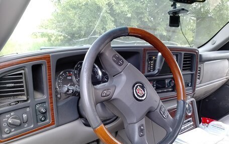 Cadillac Escalade II, 2004 год, 1 100 000 рублей, 3 фотография
