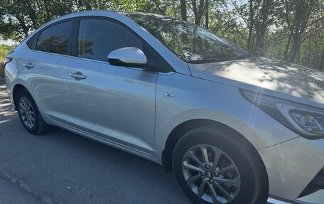 Hyundai Solaris II рестайлинг, 2022 год, 1 700 000 рублей, 2 фотография
