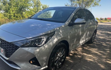 Hyundai Solaris II рестайлинг, 2022 год, 1 700 000 рублей, 6 фотография