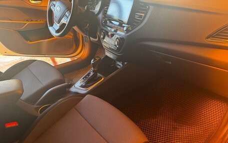 Hyundai Solaris II рестайлинг, 2022 год, 1 700 000 рублей, 8 фотография