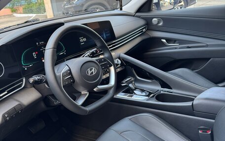 Hyundai Elantra, 2024 год, 2 450 000 рублей, 5 фотография
