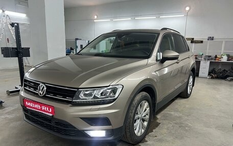 Volkswagen Tiguan II, 2019 год, 2 050 000 рублей, 2 фотография