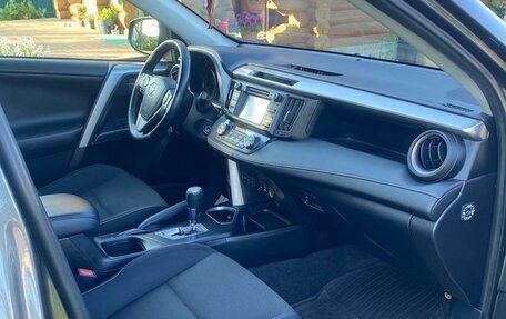 Toyota RAV4, 2016 год, 1 830 000 рублей, 11 фотография