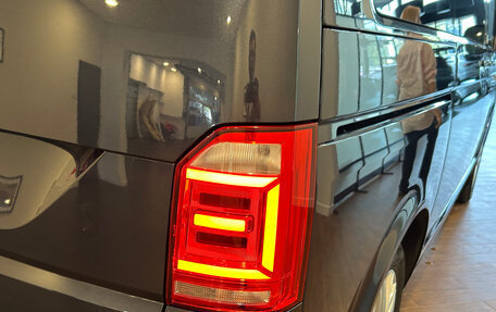 Volkswagen Multivan T6 рестайлинг, 2019 год, 4 600 000 рублей, 9 фотография
