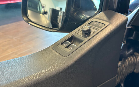 Volkswagen Multivan T6 рестайлинг, 2019 год, 4 600 000 рублей, 11 фотография