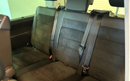 Volkswagen Multivan T6 рестайлинг, 2019 год, 4 600 000 рублей, 20 фотография