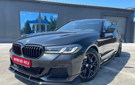 BMW 5 серия, 2022 год, 5 700 000 рублей, 1 фотография