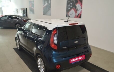KIA Soul II рестайлинг, 2018 год, 1 555 000 рублей, 14 фотография