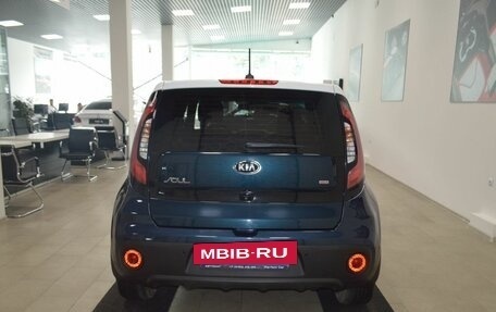 KIA Soul II рестайлинг, 2018 год, 1 555 000 рублей, 10 фотография