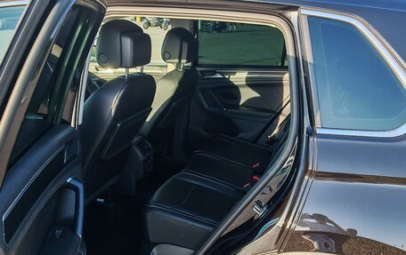 Volkswagen Tiguan II, 2017 год, 3 000 000 рублей, 16 фотография