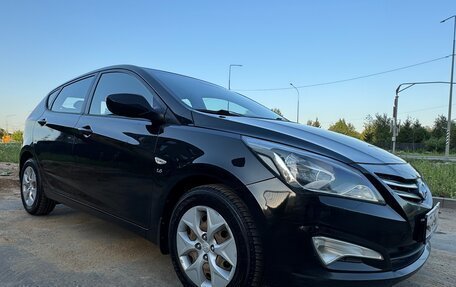 Hyundai Solaris II рестайлинг, 2014 год, 1 130 000 рублей, 2 фотография