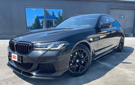 BMW 5 серия, 2022 год, 5 700 000 рублей, 2 фотография