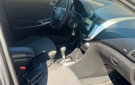 Hyundai Solaris II рестайлинг, 2012 год, 820 000 рублей, 10 фотография