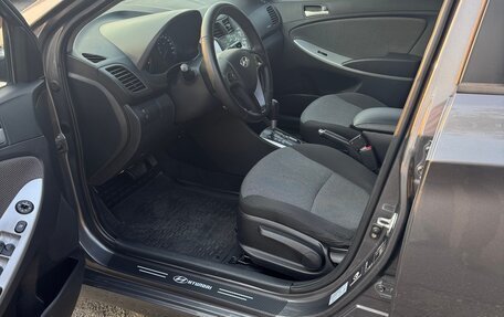 Hyundai Solaris II рестайлинг, 2012 год, 820 000 рублей, 4 фотография
