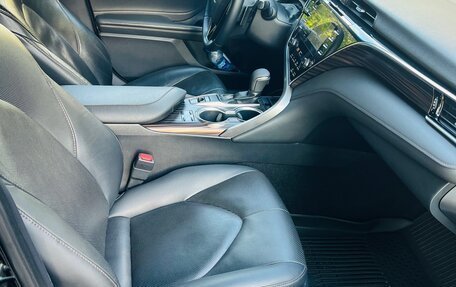 Toyota Camry, 2019 год, 2 350 000 рублей, 18 фотография
