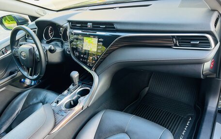 Toyota Camry, 2019 год, 2 350 000 рублей, 20 фотография