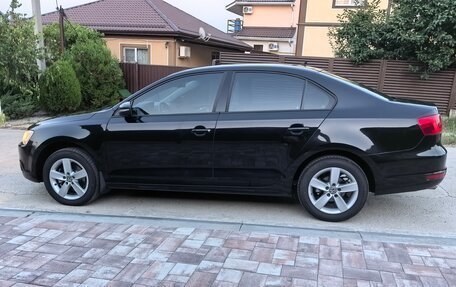 Volkswagen Jetta VI, 2013 год, 1 290 000 рублей, 2 фотография