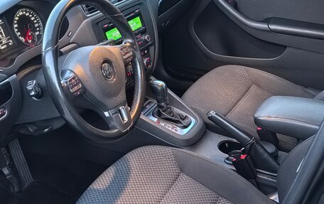 Volkswagen Jetta VI, 2013 год, 1 290 000 рублей, 13 фотография