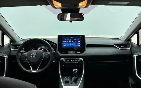 Toyota RAV4, 2020 год, 2 740 000 рублей, 9 фотография