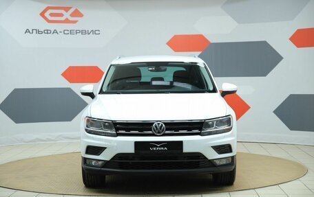 Volkswagen Tiguan II, 2018 год, 2 390 000 рублей, 2 фотография