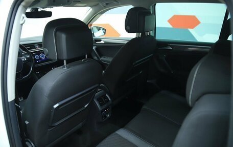 Volkswagen Tiguan II, 2018 год, 2 390 000 рублей, 11 фотография