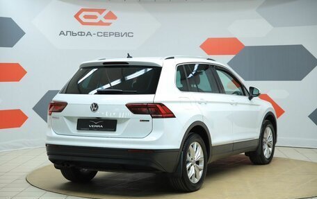 Volkswagen Tiguan II, 2018 год, 2 390 000 рублей, 5 фотография