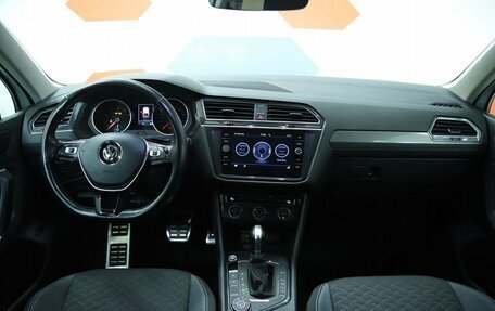 Volkswagen Tiguan II, 2018 год, 2 390 000 рублей, 15 фотография