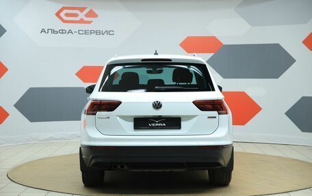 Volkswagen Tiguan II, 2018 год, 2 390 000 рублей, 6 фотография