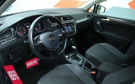 Volkswagen Tiguan II, 2018 год, 2 390 000 рублей, 10 фотография