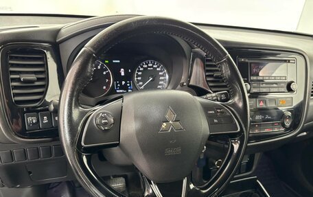 Mitsubishi Outlander III рестайлинг 3, 2017 год, 1 499 000 рублей, 8 фотография