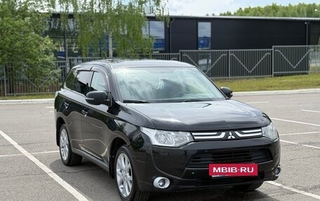 Mitsubishi Outlander III рестайлинг 3, 2012 год, 1 270 000 рублей, 9 фотография