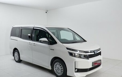 Toyota Voxy III, 2015 год, 1 755 000 рублей, 1 фотография