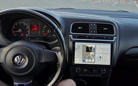 Volkswagen Polo VI (EU Market), 2013 год, 1 000 000 рублей, 2 фотография