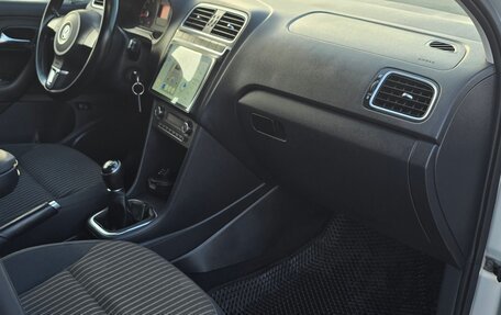 Volkswagen Polo VI (EU Market), 2013 год, 1 000 000 рублей, 23 фотография
