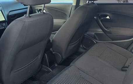 Volkswagen Polo VI (EU Market), 2013 год, 1 000 000 рублей, 18 фотография