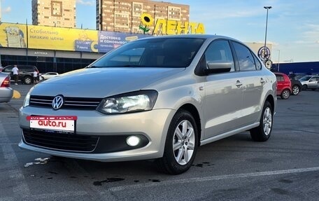Volkswagen Polo VI (EU Market), 2013 год, 1 000 000 рублей, 24 фотография