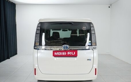 Toyota Voxy III, 2015 год, 1 755 000 рублей, 6 фотография