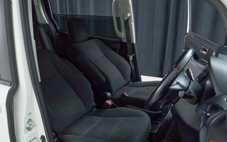 Toyota Voxy III, 2015 год, 1 755 000 рублей, 12 фотография