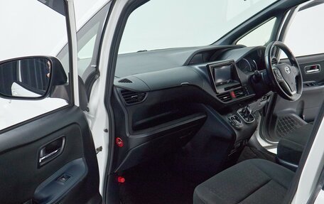 Toyota Voxy III, 2015 год, 1 755 000 рублей, 10 фотография