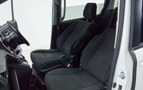 Toyota Voxy III, 2015 год, 1 755 000 рублей, 11 фотография