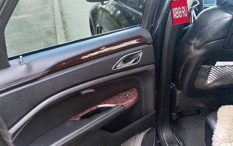 Cadillac SRX II рестайлинг, 2013 год, 1 983 000 рублей, 25 фотография