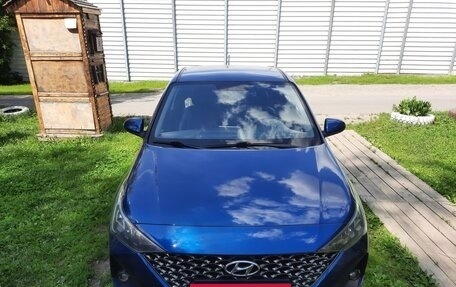Hyundai Solaris II рестайлинг, 2021 год, 1 450 000 рублей, 2 фотография