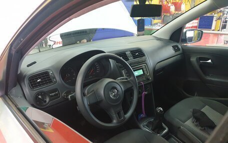 Volkswagen Polo VI (EU Market), 2013 год, 750 000 рублей, 4 фотография