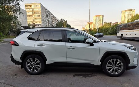 Toyota RAV4, 2020 год, 3 100 000 рублей, 5 фотография