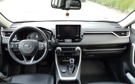 Toyota RAV4, 2020 год, 3 100 000 рублей, 9 фотография
