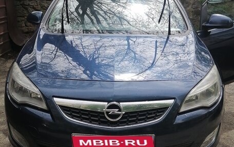 Opel Astra J, 2012 год, 750 000 рублей, 1 фотография