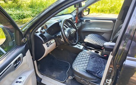 Mitsubishi Pajero Sport II рестайлинг, 2011 год, 1 420 000 рублей, 10 фотография