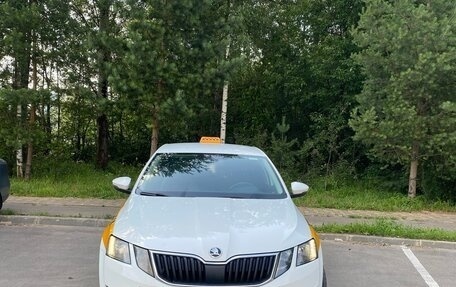 Skoda Octavia, 2018 год, 998 000 рублей, 2 фотография