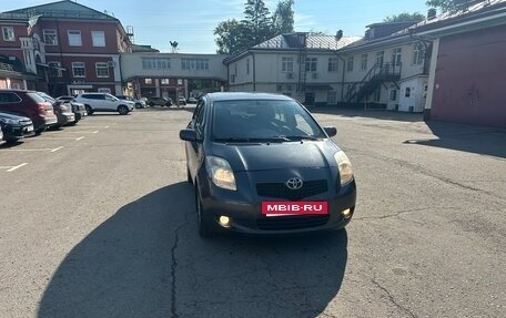 Toyota Yaris III рестайлинг, 2008 год, 460 000 рублей, 3 фотография